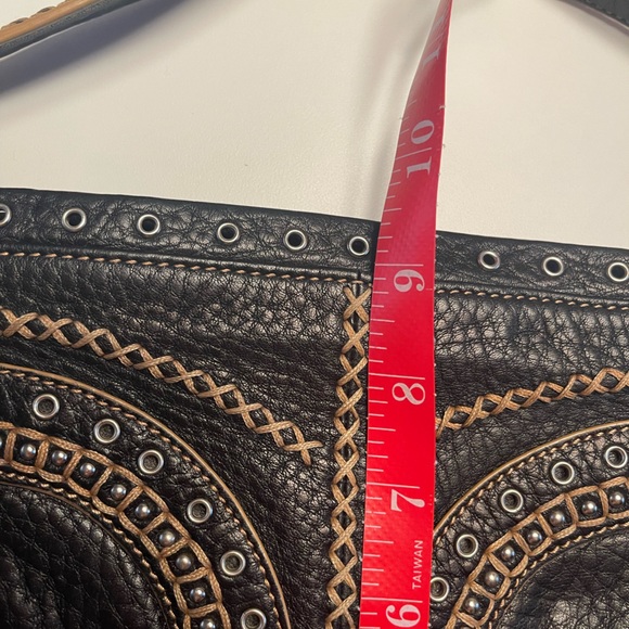 Stunning boho western style leather shoulder bag - Picture 7 of 11